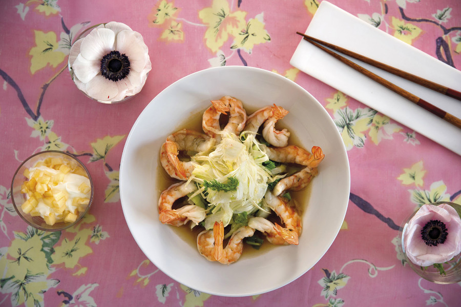 SITRAM recipe for steamed prawns, spicy broth, and apple sauce