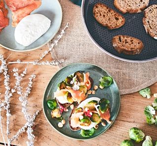 Recette de Toasts aux choux de Bruxelles et burrata par SITRAM